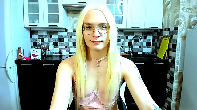 Snapshot of Jimmy_Bearn chatting on 12-22-25, 11:43 Jimmy Bearn online show from 12-22-25, 11:43