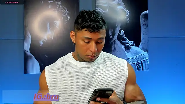 Snapshot of bradley_smith chatting on 04-19-26, 07:38 bradley smith online show from 04-19-26, 07:38