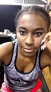 Snapshot of ChannelCox1 chatting on 09-24-25, 11:32 ChannelCox1 online show from 09-24-25, 11:32