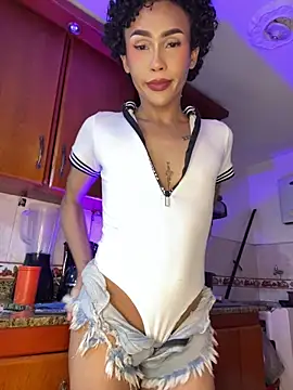 Ambarhilton online show from 01-07-26, 02:38