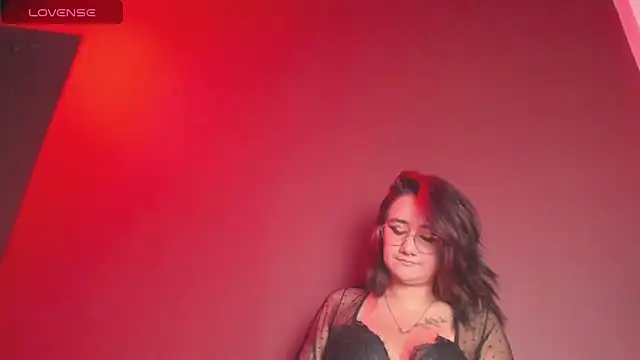 KylieMaxwell online show from 12-18-25, 01:04