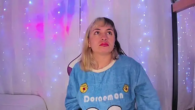 Snapshot of GilaKat chatting on 01-15-25, 08:09 GilaKat online show from 01-15-25, 08:09