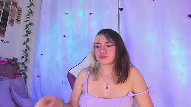 Snapshot of GilaKat chatting on 03-20-25, 08:09 GilaKat online show from 03-20-25, 08:09