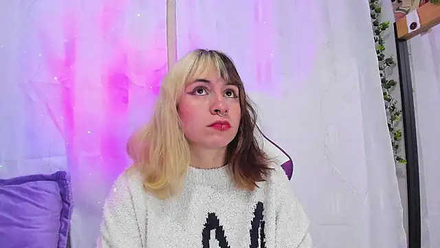 Snapshot of GilaKat chatting on 01-28-25, 06:49 GilaKat online show from 01-28-25, 06:49