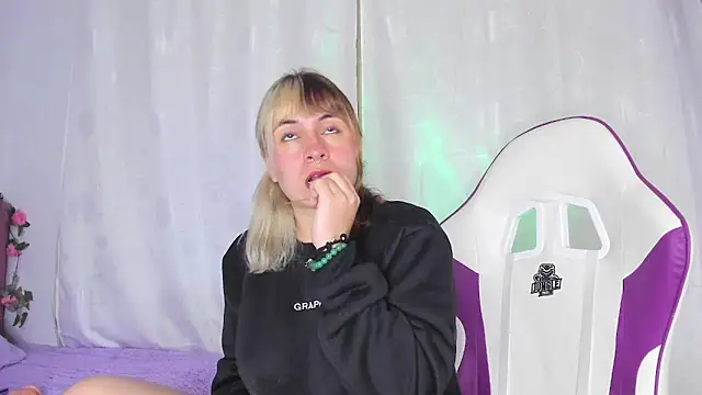 Snapshot of GilaKat chatting on 01-23-25, 03:37 GilaKat online show from 01-23-25, 03:37