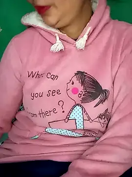 Snapshot of SAXYTannuja chatting on 01-12-25, 05:45 SAXYTannuja online show from 01-12-25, 05:45