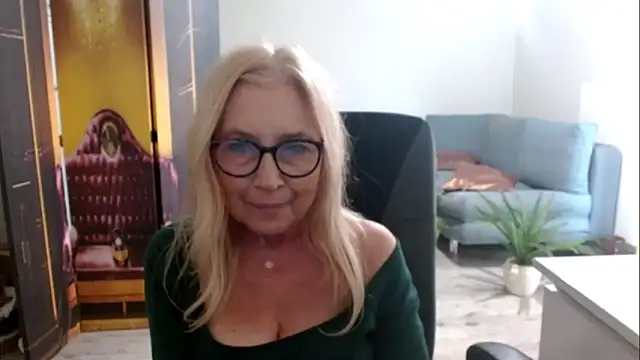 sofia xkiss online show from 10-15-25, 01:52