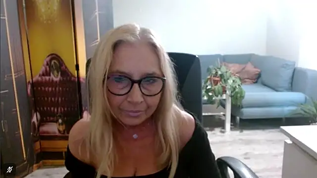 sofia xkiss online show from 11-05-25, 03:04