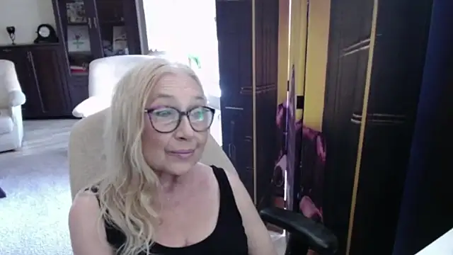 Snapshot of sofia_xkiss chatting on 06-26-26, 06:52 sofia xkiss online show from 06-26-26, 06:52
