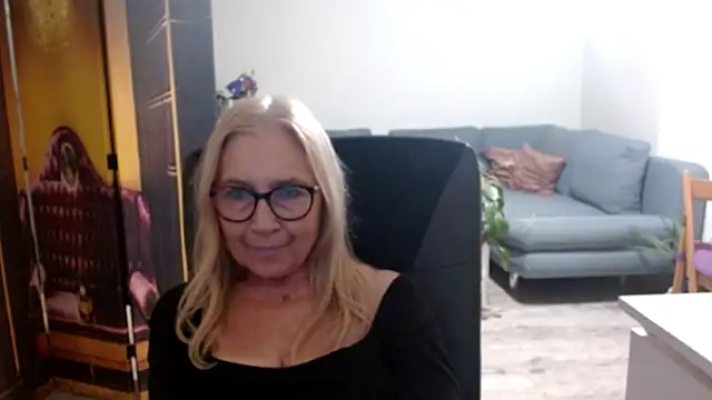 sofia xkiss online show from 11-16-25, 02:44