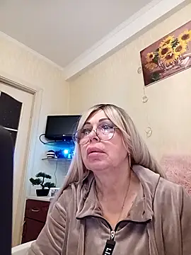 Snapshot of SusieNoreen chatting on 10-04-25, 12:56 SusieNoreen online show from 10-04-25, 12:56