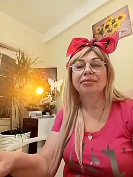Snapshot of SusieNoreen chatting on 03-19-25, 02:16 SusieNoreen online show from 03-19-25, 02:16