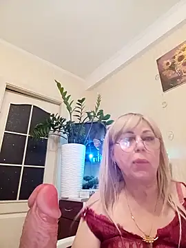 Snapshot of SusieNoreen chatting on 09-14-25, 02:23 SusieNoreen online show from 09-14-25, 02:23