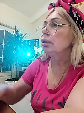 Snapshot of SusieNoreen chatting on 03-19-25, 08:23 SusieNoreen online show from 03-19-25, 08:23