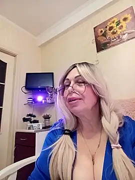 Snapshot of SusieNoreen chatting on 10-20-25, 02:24 SusieNoreen online show from 10-20-25, 02:24