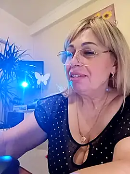 Snapshot of SusieNoreen chatting on 03-09-25, 04:16 SusieNoreen online show from 03-09-25, 04:16