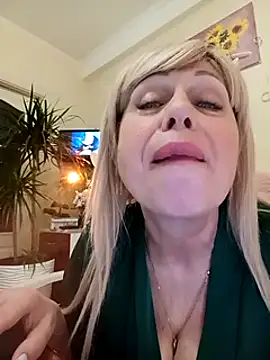 Snapshot of SusieNoreen chatting on 03-14-25, 04:54 SusieNoreen online show from 03-14-25, 04:54