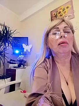 Snapshot of SusieNoreen chatting on 03-13-25, 04:38 SusieNoreen online show from 03-13-25, 04:38