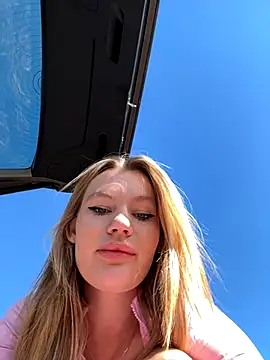 justmila online show from 10-28-25, 10:03