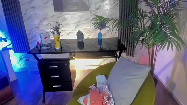 SofiaGomez420 online show from 02-08-25, 12:50