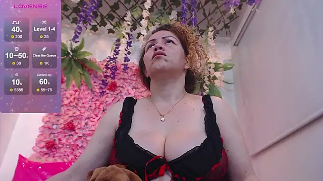 Snapshot of BLONDE_SEXYHOT chatting on 02-19-26, 10:01 BLONDE SEXYHOT online show from 02-19-26, 10:01