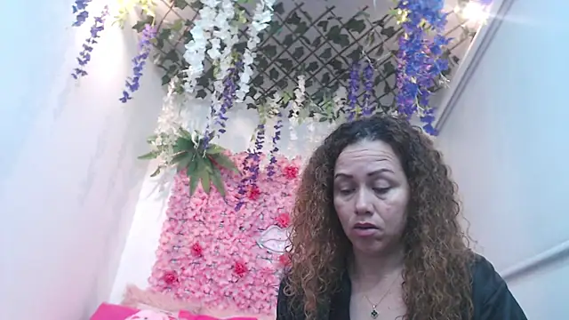 BLONDE SEXYHOT online show from 11-04-25, 09:40