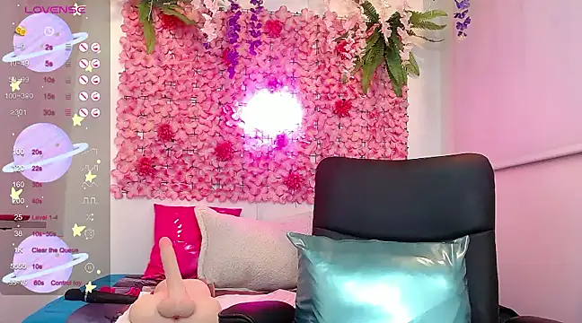 BLONDE SEXYHOT online show from 03-19-25, 10:44