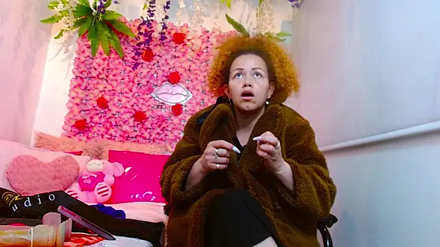 BLONDE SEXYHOT online show from 10-14-25, 03:34