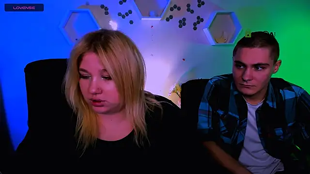 juli kisss online show from 11-25-25, 01:33