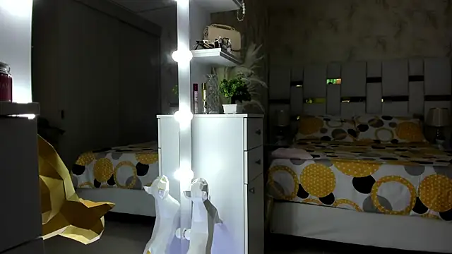 Snapshot of cherryfox88 chatting on 09-14-25, 12:11 cherryfox88 online show from 09-14-25, 12:11