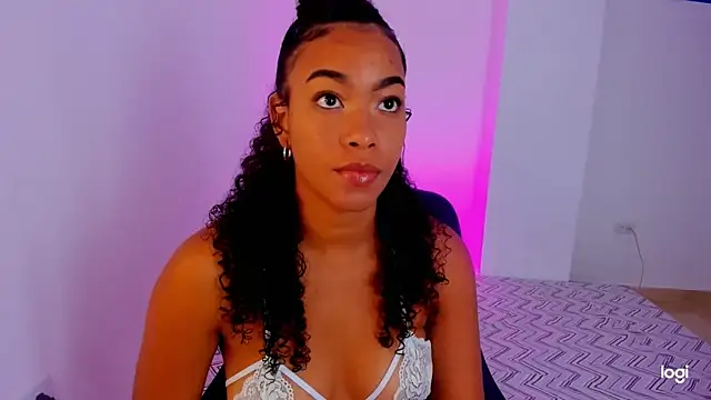 Snapshot of sasha_fox00 chatting on 02-18-26, 05:38 sasha fox00 online show from 02-18-26, 05:38