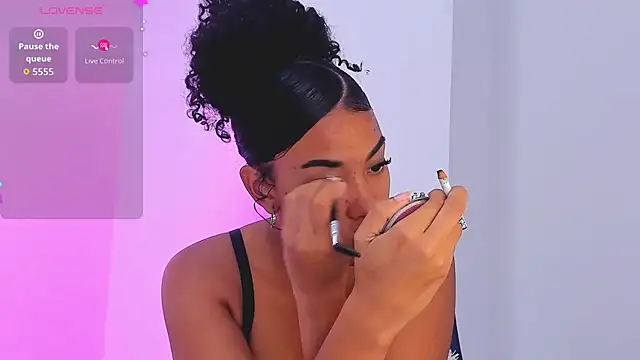 Snapshot of sasha_fox00 chatting on 01-15-26, 05:44 sasha fox00 online show from 01-15-26, 05:44