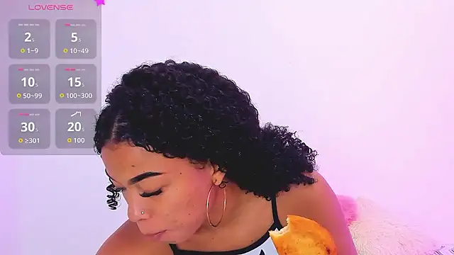 Snapshot of sasha_fox00 chatting on 01-13-26, 05:11 sasha fox00 online show from 01-13-26, 05:11