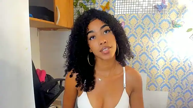 Snapshot of sasha_fox00 chatting on 02-27-25, 04:35 sasha fox00 online show from 02-27-25, 04:35
