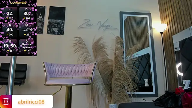 Snapshot of abril_ricci chatting on 02-21-25, 03:45 abril ricci online show from 02-21-25, 03:45