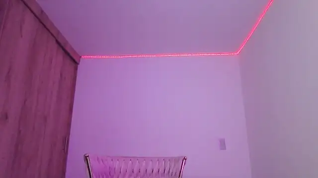 Snapshot of abril_ricci chatting on 09-30-25, 04:18 abril ricci online show from 09-30-25, 04:18