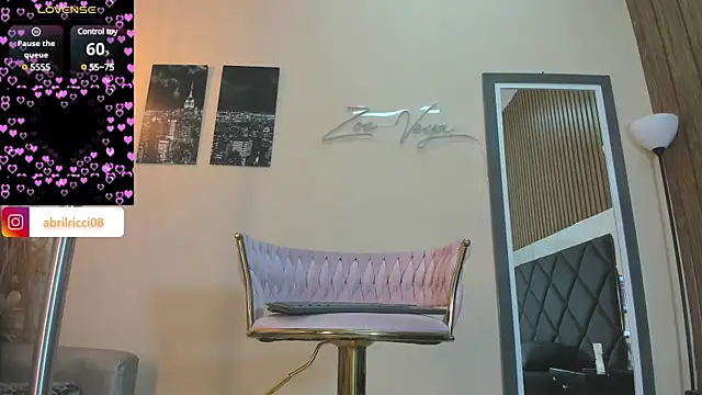 Snapshot of abril_ricci chatting on 03-19-25, 04:03 abril ricci online show from 03-19-25, 04:03