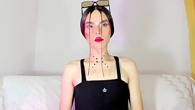 TatiGil online show from 10-28-25, 02:12