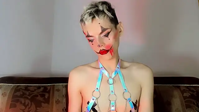 TatiGil online show from 10-13-25, 04:03