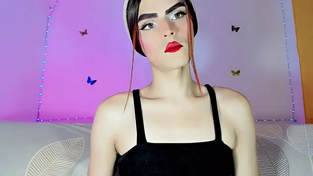 Snapshot of TatiGil chatting on 06-19-26, 08:25 TatiGil online show from 06-19-26, 08:25
