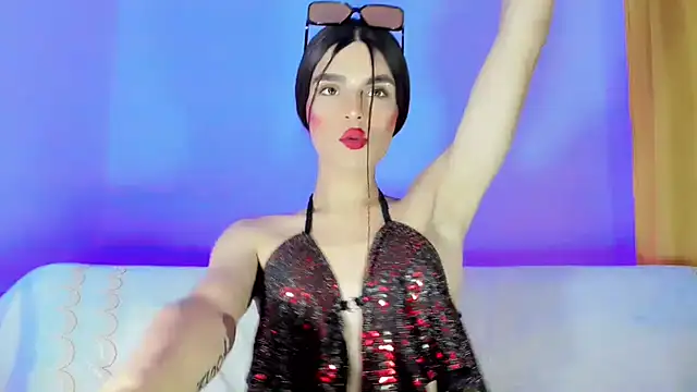 TatiGil online show from 10-31-25, 05:20