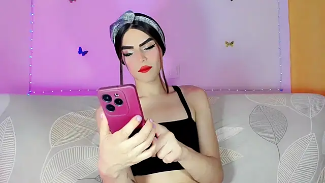 Snapshot of TatiGil chatting on 06-18-26, 09:31 TatiGil online show from 06-18-26, 09:31