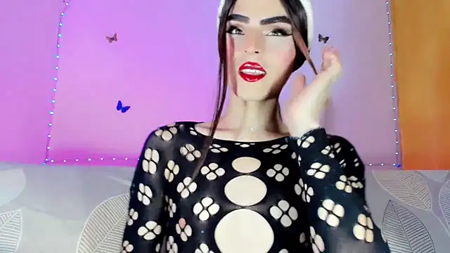 Snapshot of TatiGil chatting on 06-12-26, 08:28 TatiGil online show from 06-12-26, 08:28