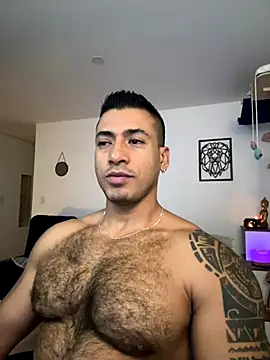 Snapshot of aaroncolombia chatting on 09-16-25, 11:11 aaroncolombia online show from 09-16-25, 11:11
