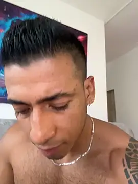 aaroncolombia online show from 11-23-25, 03:55