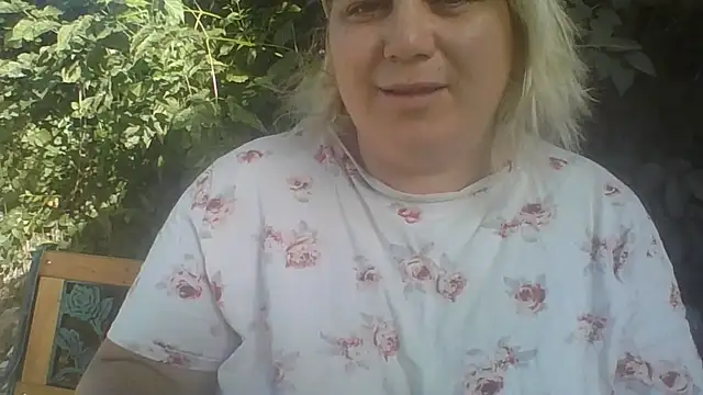 Snapshot of IvannaMystique chatting on 06-19-26, 06:41 IvannaMystique online show from 06-19-26, 06:41