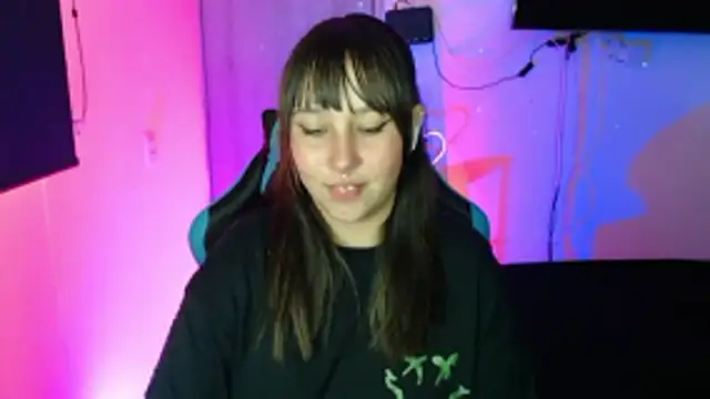 Skarlet Adams28 online show from 04-07-26, 10:33