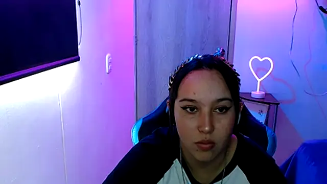 Skarlet Adams28 online show from 04-28-26, 08:35
