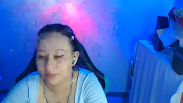 Skarlet Adams28 online show from 07-15-26, 08:43