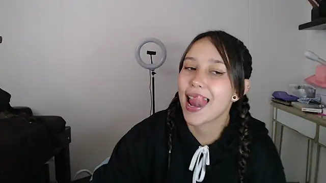 Skarlet Adams28 online show from 03-21-25, 09:01